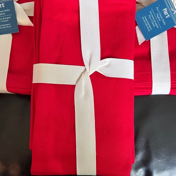 Pier 1 Red Classic Buffet Napkins.  NWT each set contains (4) 20 x 20 in Napkins - Picture 2 of 5